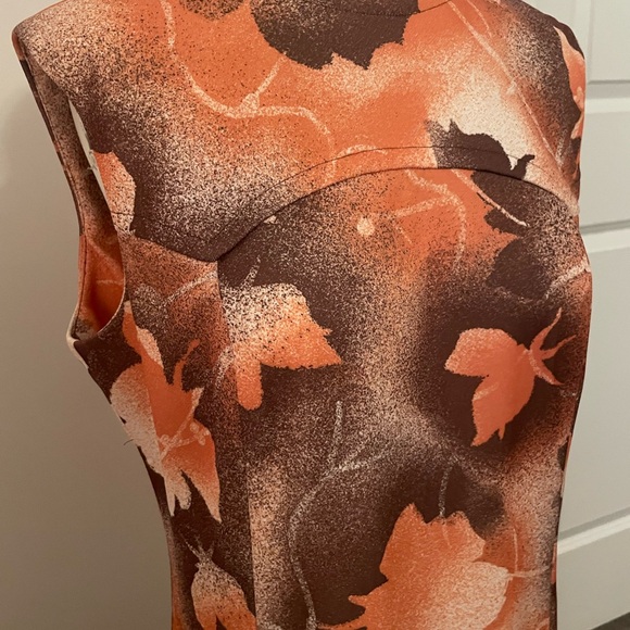 1970s Leaf Print Sleeveless Dress - Picture 3 of 5